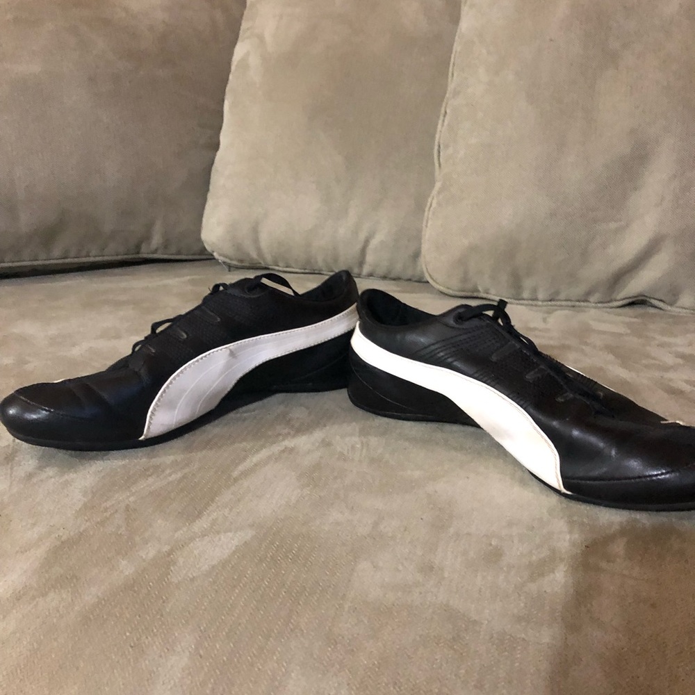 Women’s Puma sneakers